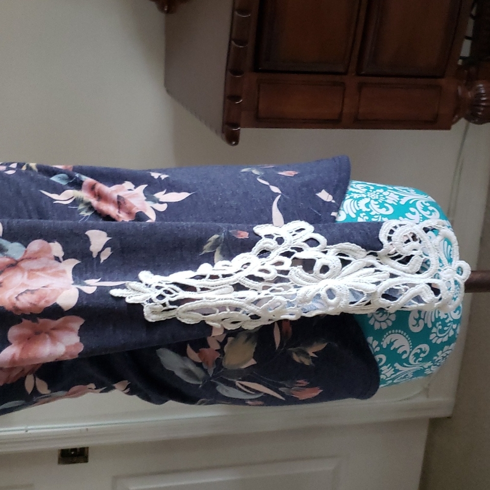 Crocheted Top - Picture 4 of 10